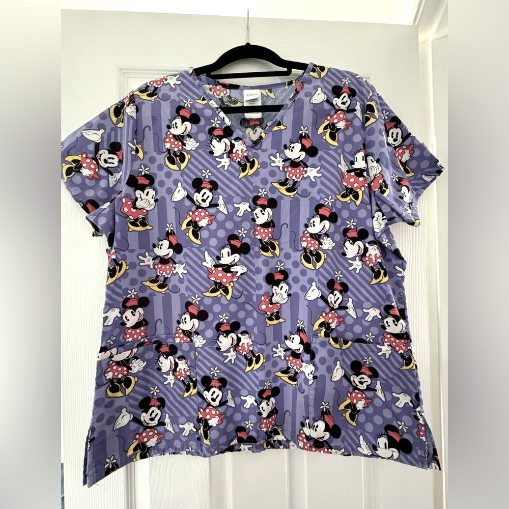 Disney V-Neck Minnie Mouse Scrub Top  SZ Large